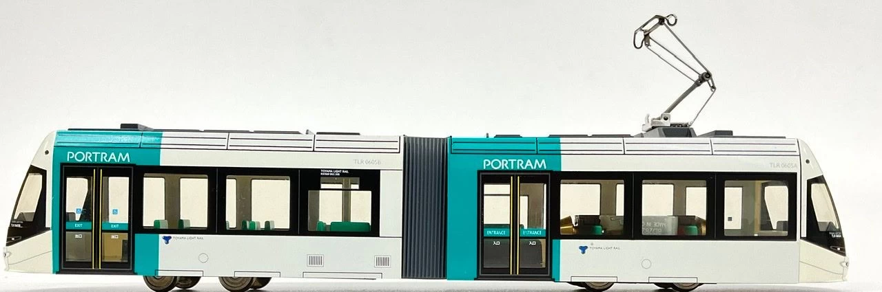 Endo EP903 Toyama Light Rail Type TLR0600 (Green) (HO Scale) 3 Endo EP903 Toyama Light Rail Type TLR0600 (Green) (HO Scale)