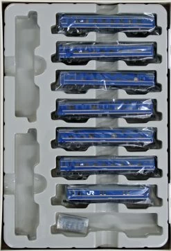 Rokuhan T017-1 JR Series 24 Hokutosei East Japan/ Hokkaido 7 Cars Set (Z Scale)