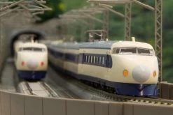 Rokuhan T020-1 JNR Series 0 Shinkansen Early Type 'Hikari 1' 12 Cars Set (Z Scale) -Model Train Discount Store 4571324594156 056cbfa5d3a1cff9726758c2785205bf 62262.1690966736