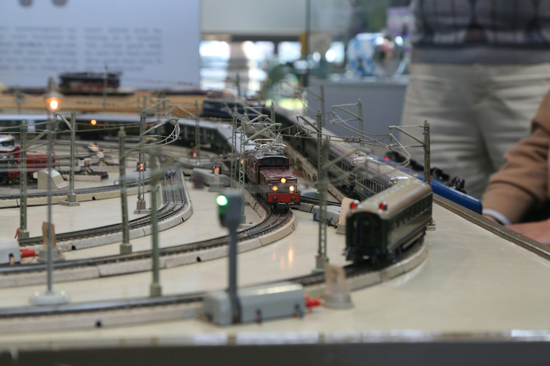 Model Train Discount Store -Model Train Discount Store georg eiermann Nhm0Uj5U7wc unsplash